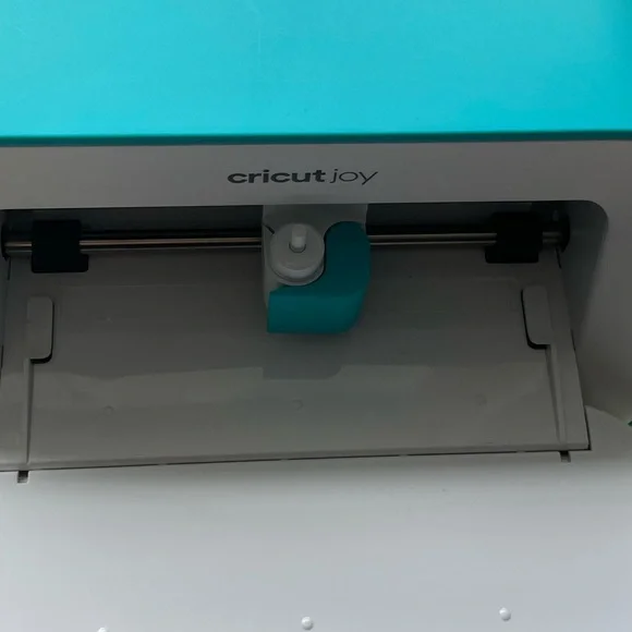 Cricut Joy in Teal and White - Picture 2 of 4